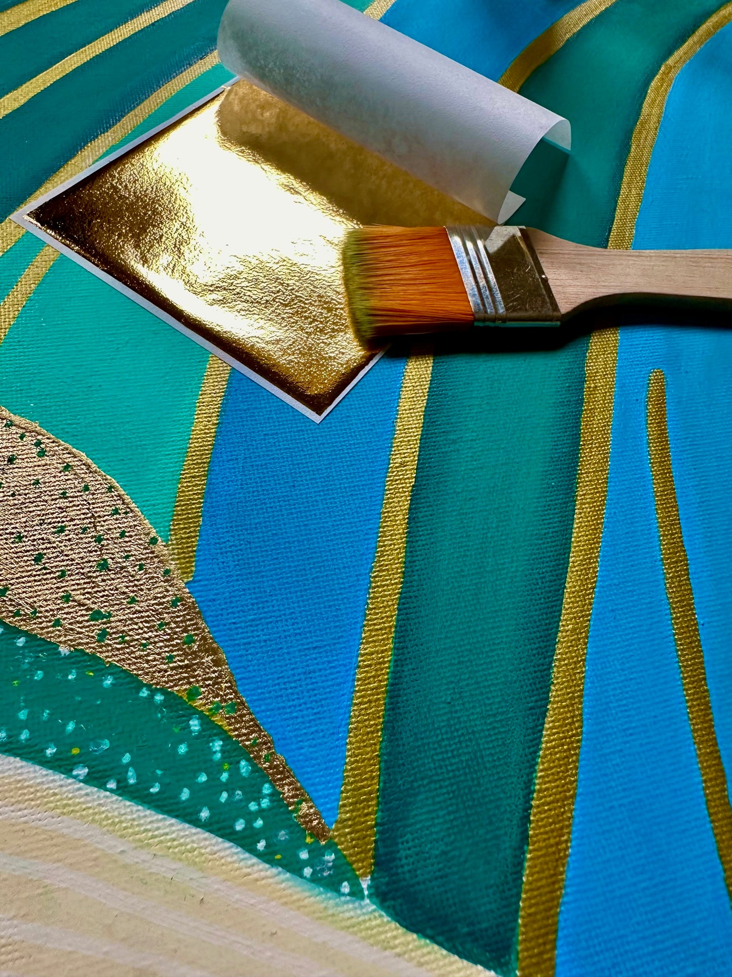 Bildtitel: „Madame Deco“, Mischtechnik, 60 x 60 cm, auf Leinwand, gerahmt.