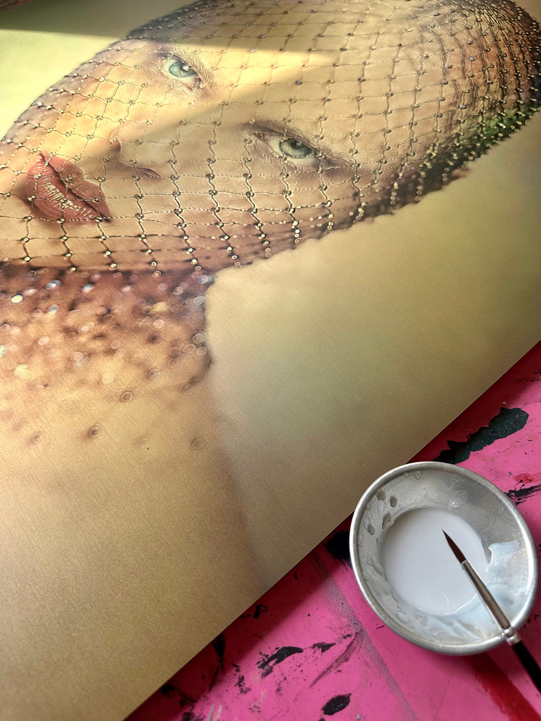 Hybrid Art – „NETZHAUT“, Acryl (handbemalt) und Butlerfinish®-Alu., 50x71 cm, lim. Edition (5 Ex.)